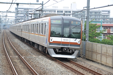 東京メトロ10000系@中村橋駅