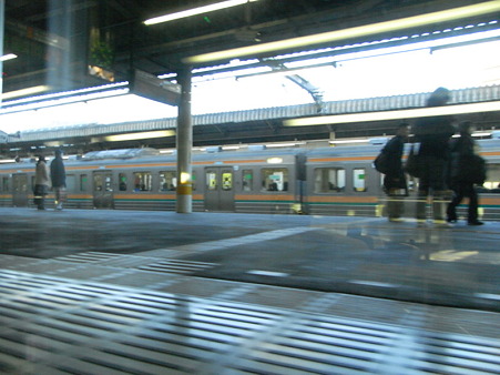 E231系湘南新宿ライングリーン車1Fの車窓30