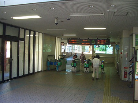 西鉄二日市駅東口改札