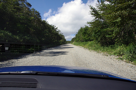 整備された砂利道