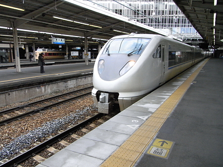 683系(新大阪駅)1