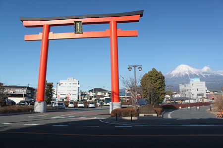 第一大鳥居と富士山