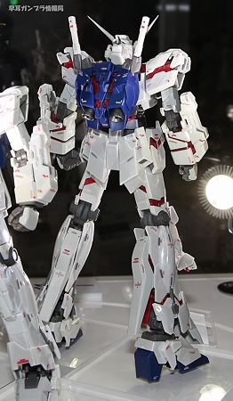 GFF MC ユニコーンガンダム メタルコートの彩色サンプルの展示6