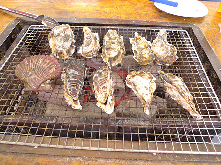 岐志漁港のカキ小屋(2)