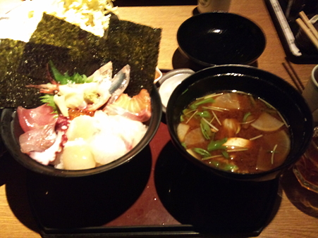 海鮮丼